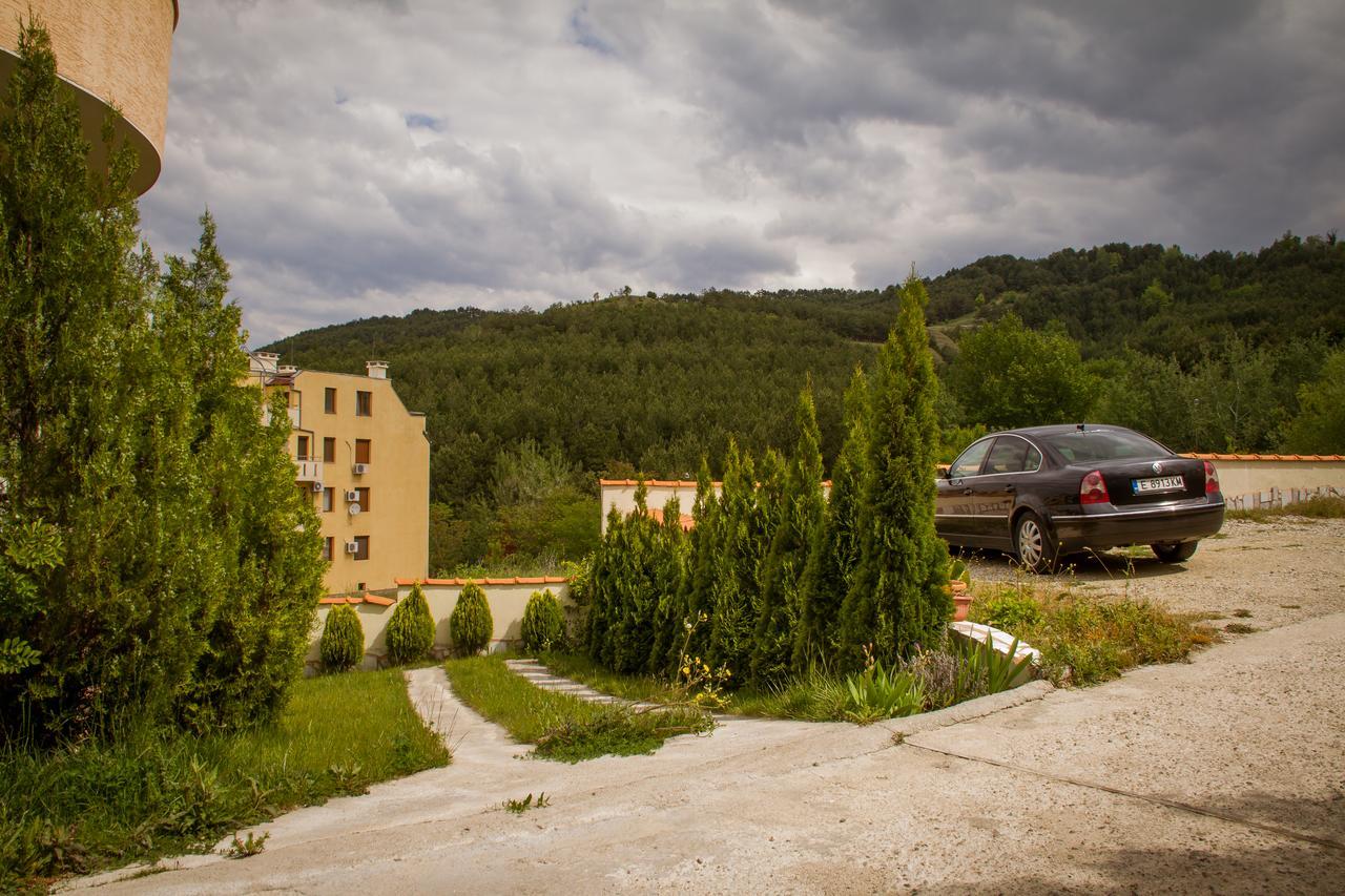 Вихрен-Стаи И Апартаменти За Гости Sandanski Exterior foto